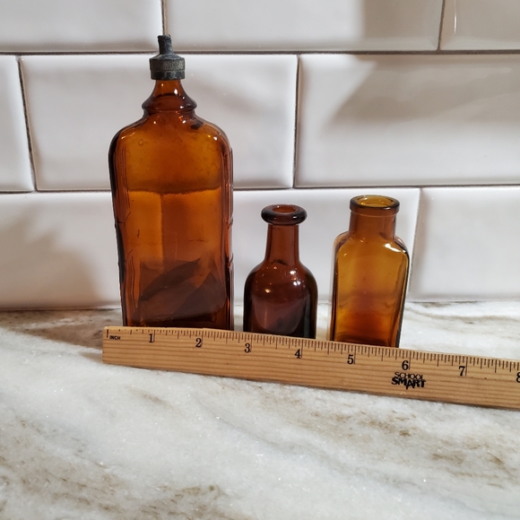 SOLD⚜❤⚜VintageSOLD Amber Bottles - Picture 5 of 8